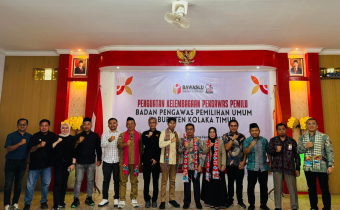 Foto Bersama Pimpinan, Narasumber, dan Tamu